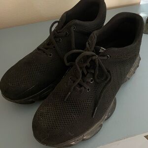 Black Steel Toe Work Sneakers